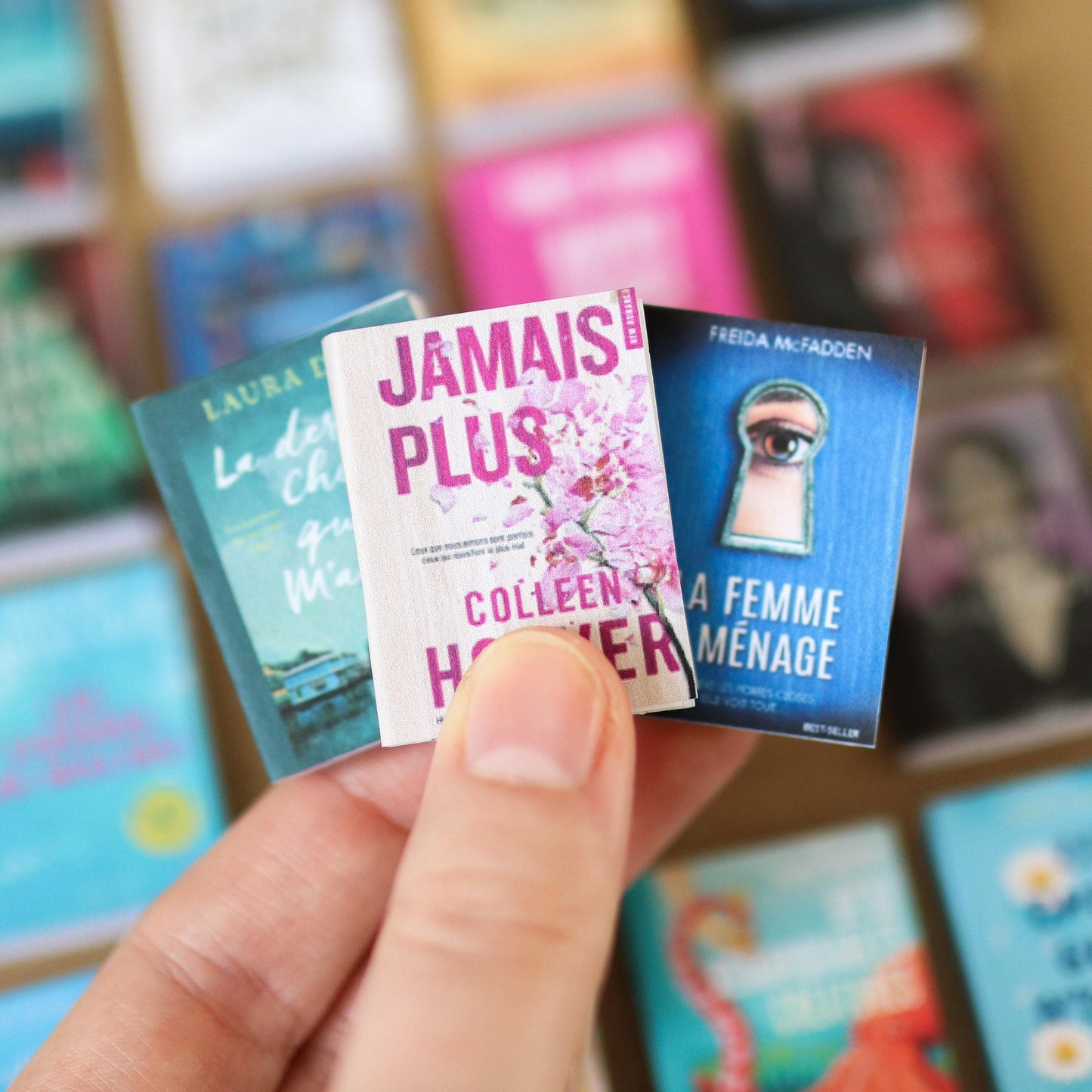 Mini-livres PERSONNALISÉS faits à la main | Français livres de pots TBR miniatures, livres minuscules et personnalisables, maison de poupée
