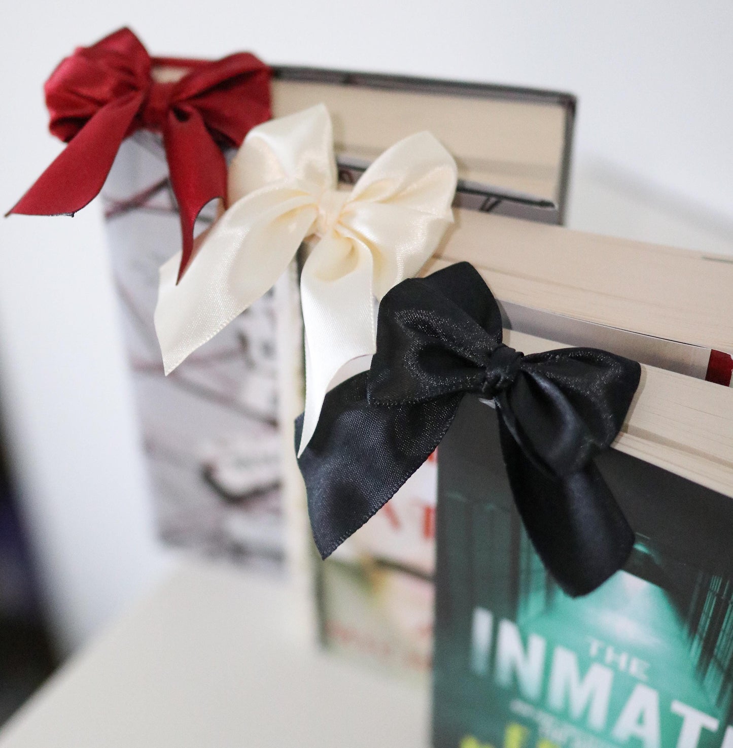 Cute Bow Bookmark | 42 colour options, girly, booktok, reader, bookworm, book lover, book mark, romance. thriller, fantasy fiction, paper