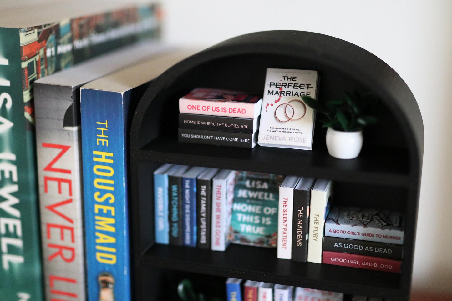 Thriller Mini Bookshelf Bundle