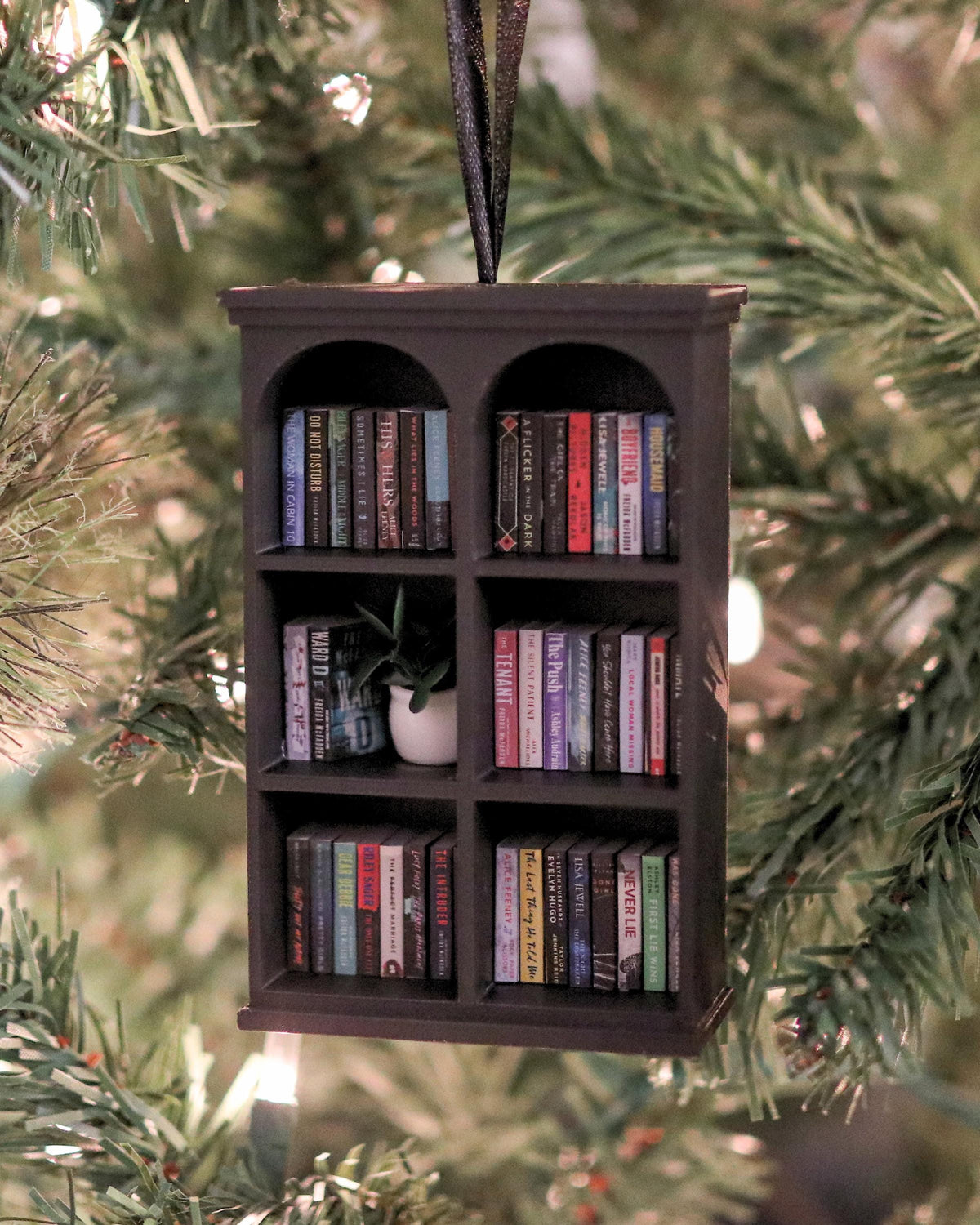 Handmade Thriller Mini Bookshelf Ornament