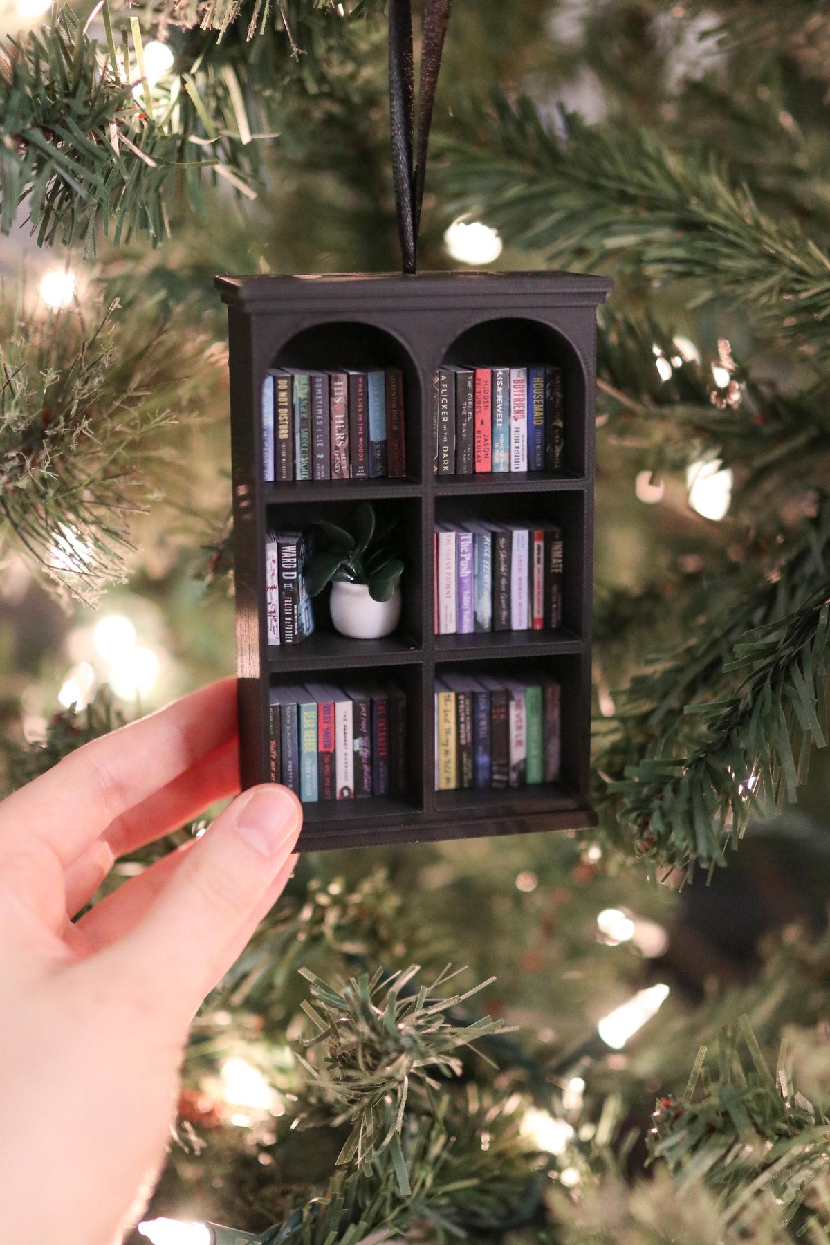 Handmade Thriller Mini Bookshelf Ornament