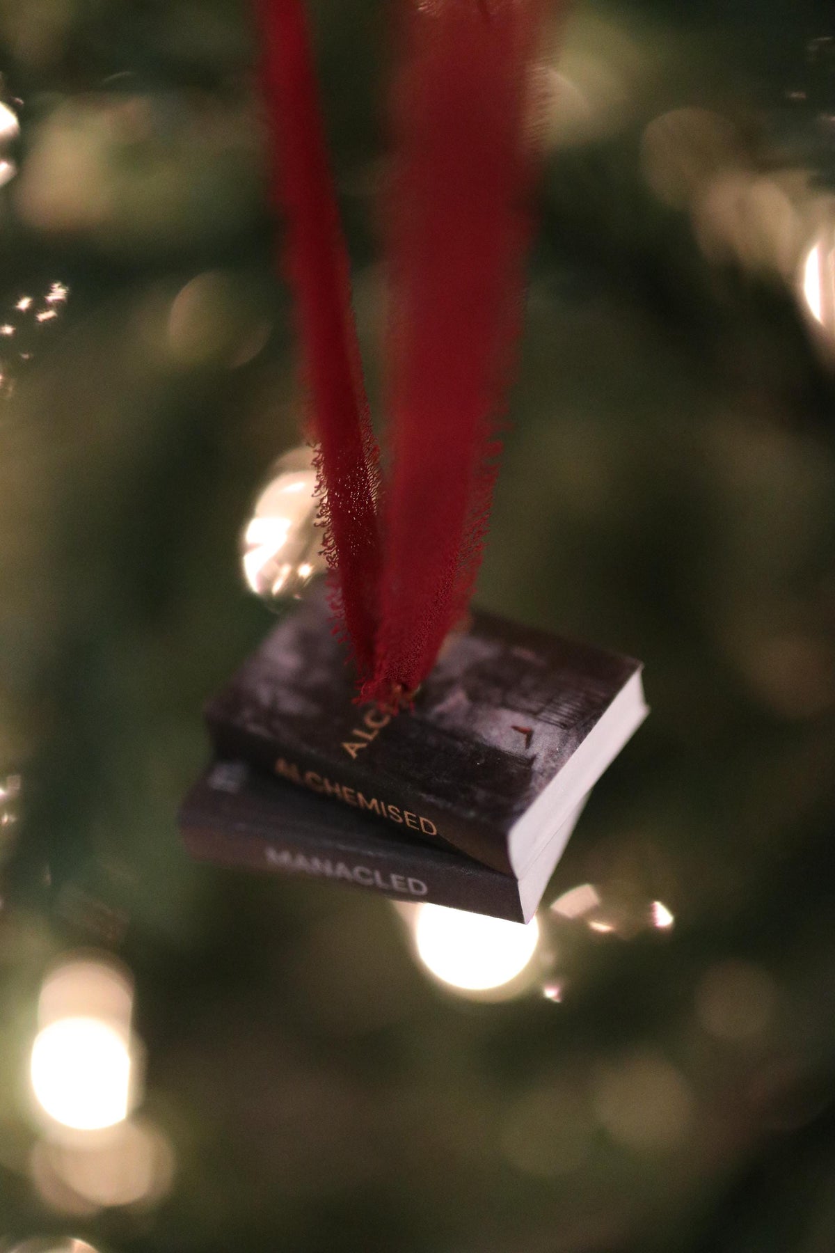 SenLinYu Mini Book Stack Ornament