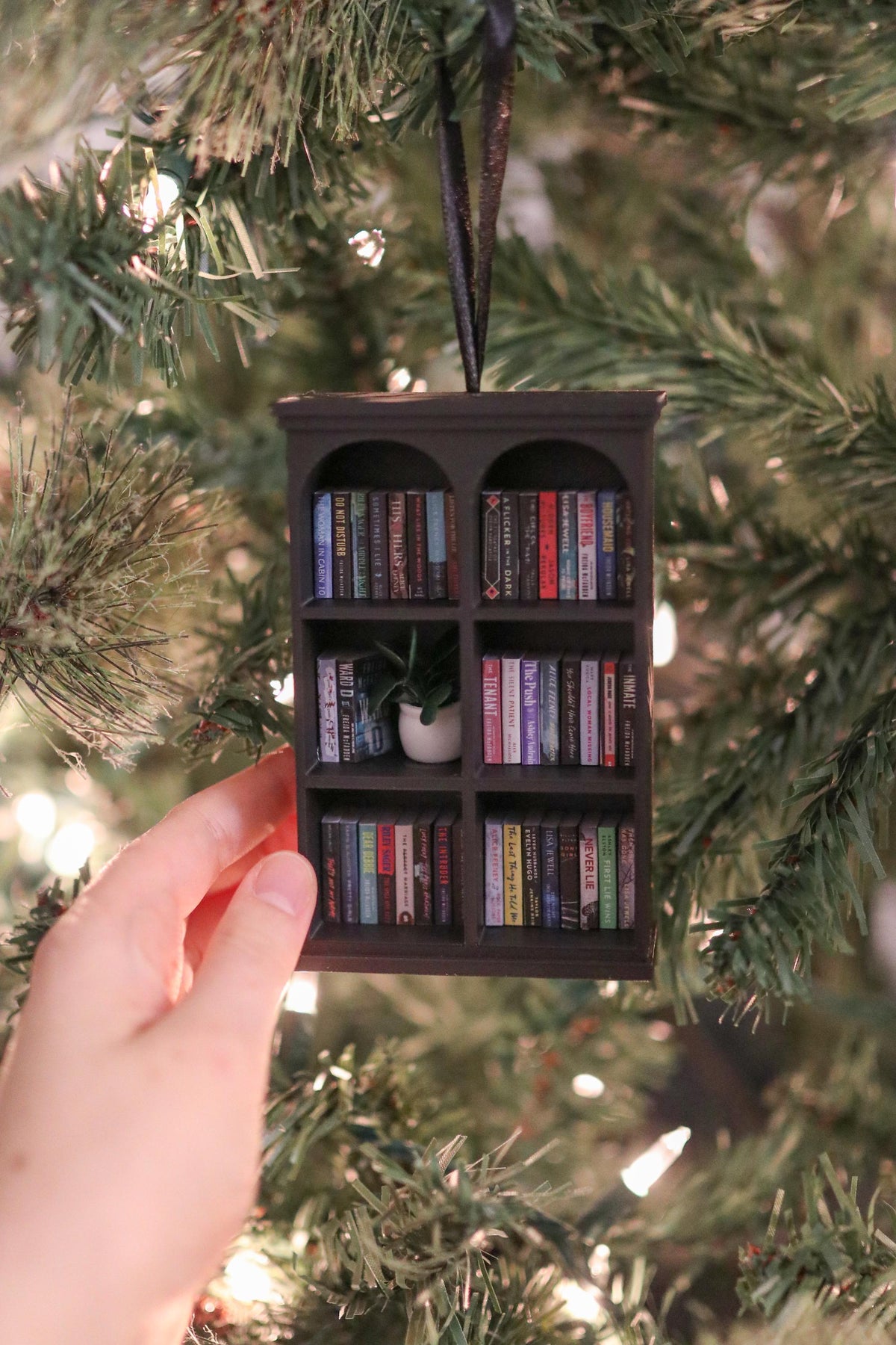 Handmade Thriller Mini Bookshelf Ornament